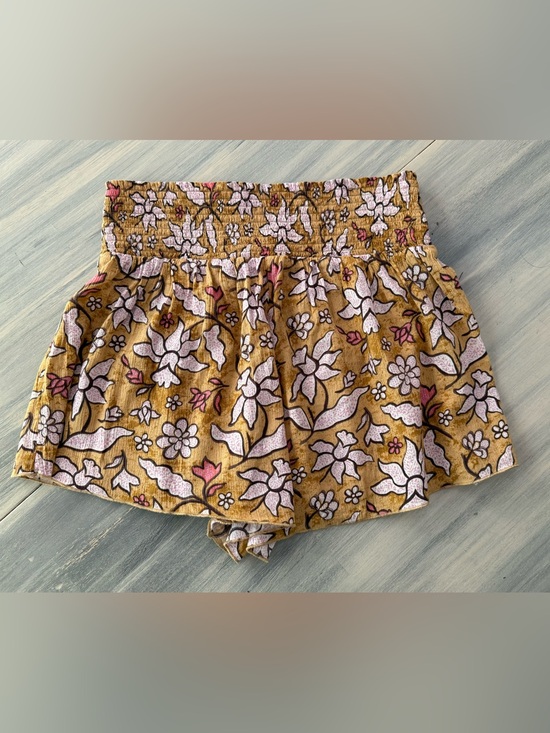 aerie Pants - Aerie High Waisted Smocked Floral Flutter Shorts Medium